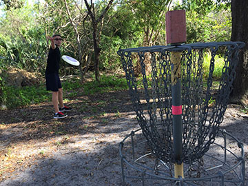 DM Preserve Disc Golf throw